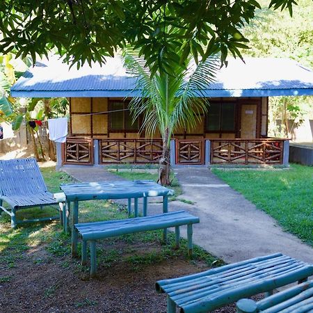 Fat Monkey Hostel Корон Екстериор снимка