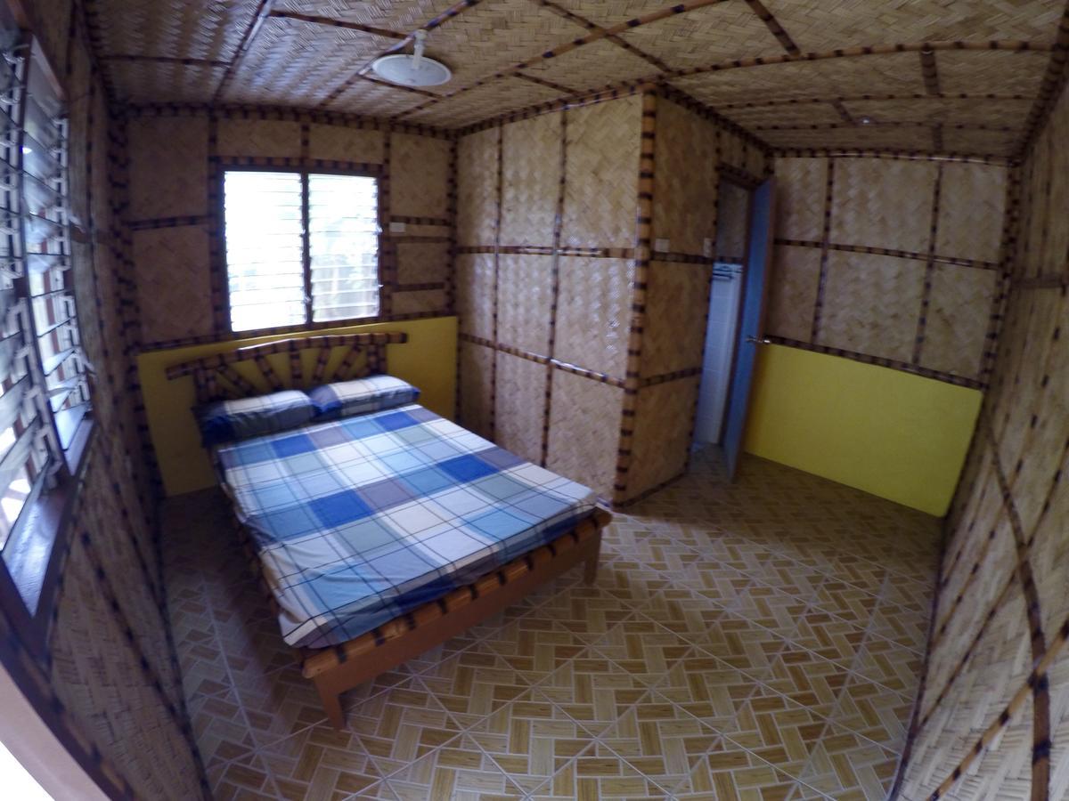 Fat Monkey Hostel Корон Екстериор снимка