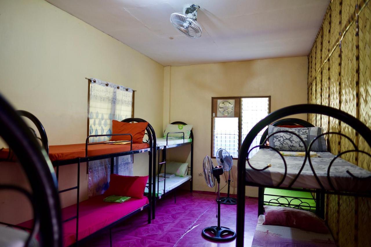 Fat Monkey Hostel Корон Екстериор снимка