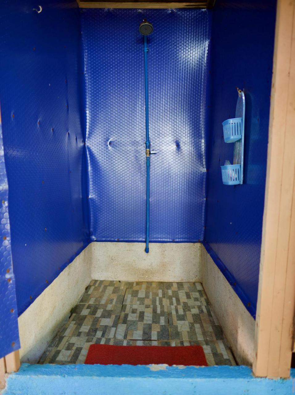 Fat Monkey Hostel Корон Екстериор снимка