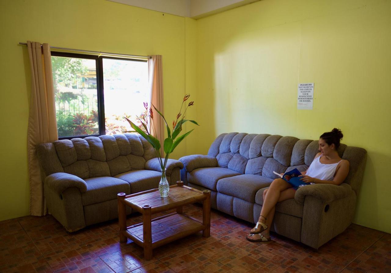 Fat Monkey Hostel Корон Екстериор снимка