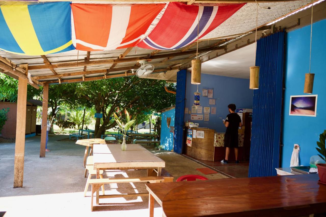 Fat Monkey Hostel Корон Екстериор снимка