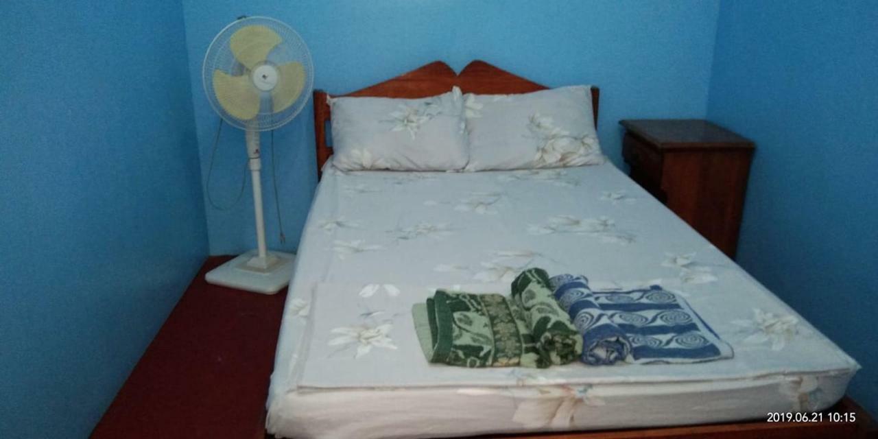 Fat Monkey Hostel Корон Екстериор снимка