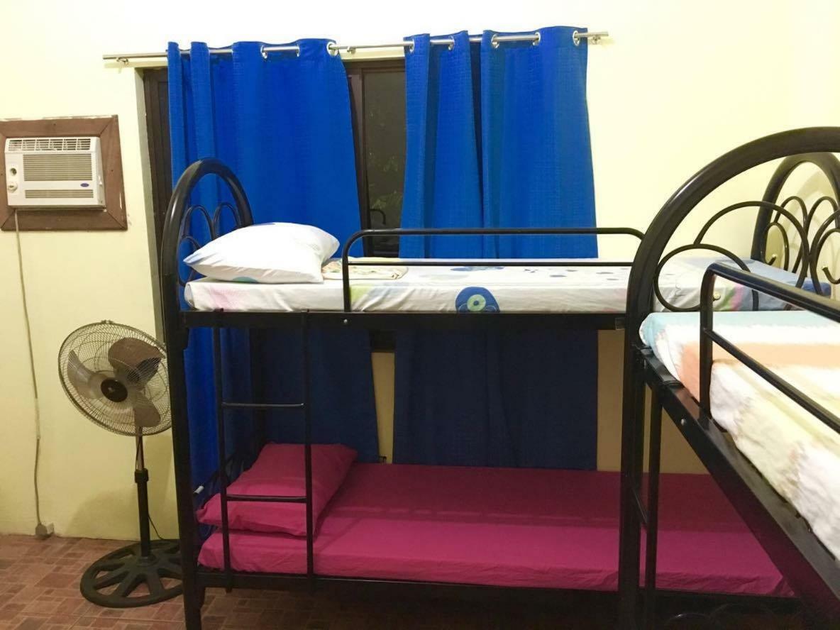 Fat Monkey Hostel Корон Екстериор снимка