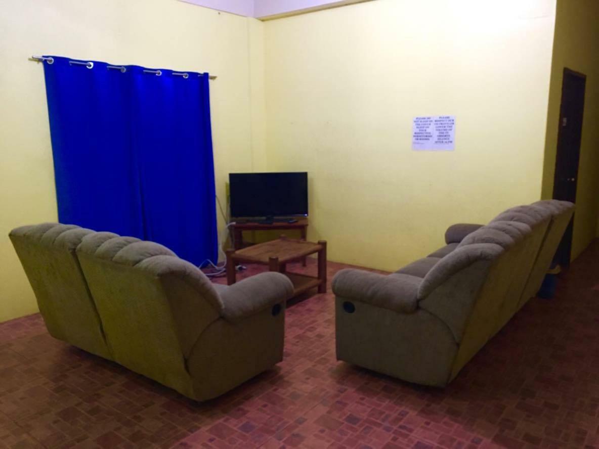Fat Monkey Hostel Корон Екстериор снимка