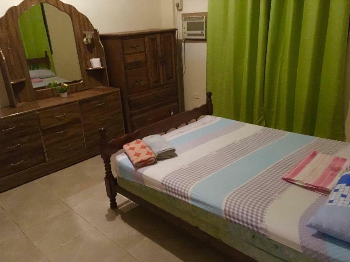 Fat Monkey Hostel Корон Екстериор снимка